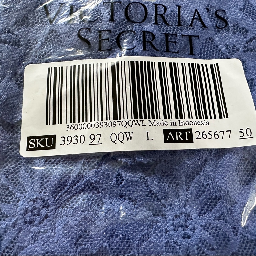 NWT Victoria’s Secret lace thong panty set of three, size large - Picture 3 of 6